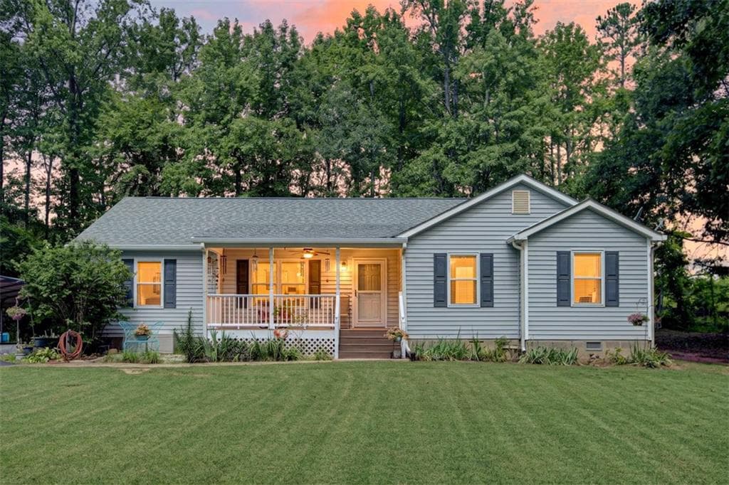 4 bedroom, 2 bathroom, 1,720 sq ft single family residence for sale at 3771 Castleberry Road, Cumming, GA 30040 — photo 4