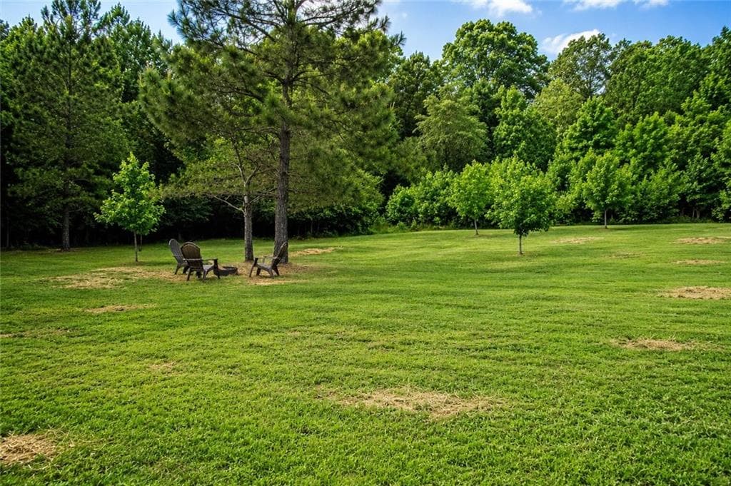 3 bedroom, 2 bathroom, 1,710 sq ft single family residence for sale at 1215 Awenasa Drive, Villa Rica, GA 30180 — photo 4