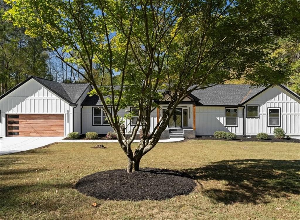 6 bedroom, 5 bathroom single family residence for rent at 7530 Spalding Lane, Atlanta, GA 30350 for $6,500 a month — photo 2