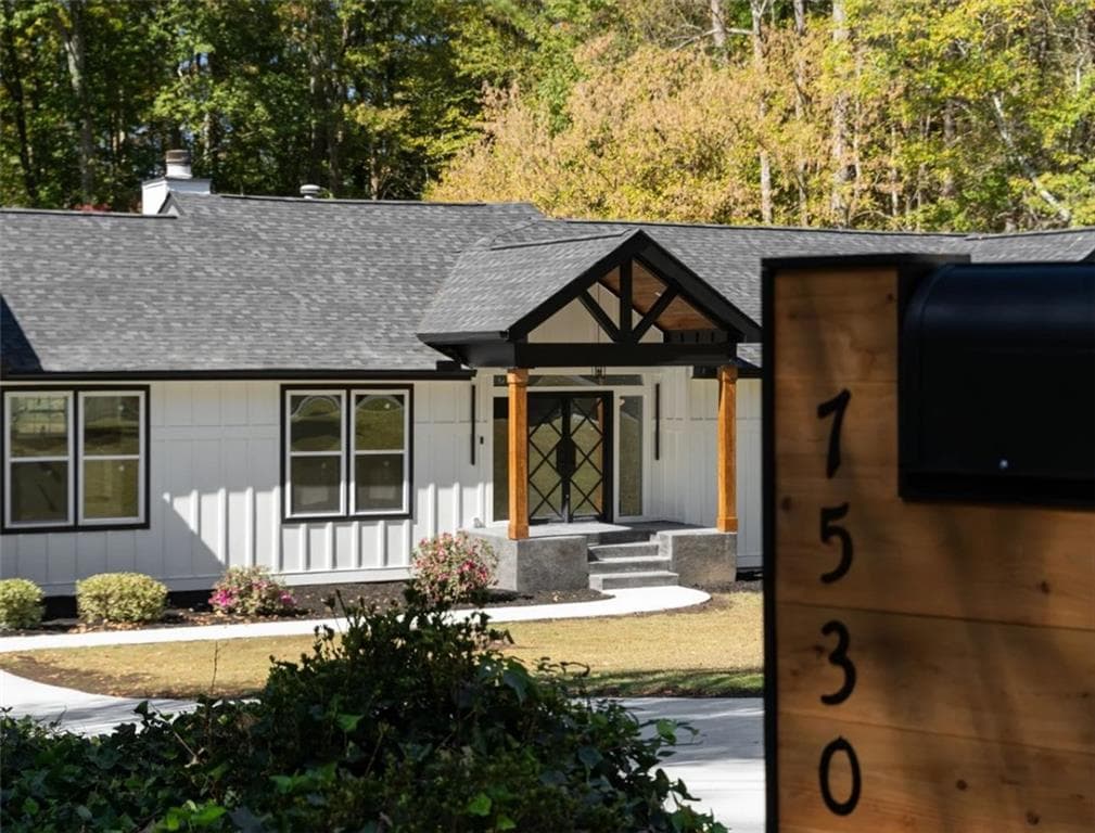 6 bedroom, 5 bathroom single family residence for rent at 7530 Spalding Lane, Atlanta, GA 30350 for $6,500 a month — photo 3