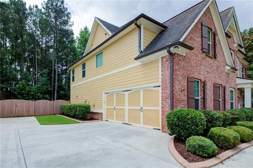 5 bedroom, 4 bathroom, 3,700 sq ft single family residence for sale at 5731 Islington Drive, Powder Springs, GA 30127 — photo 2