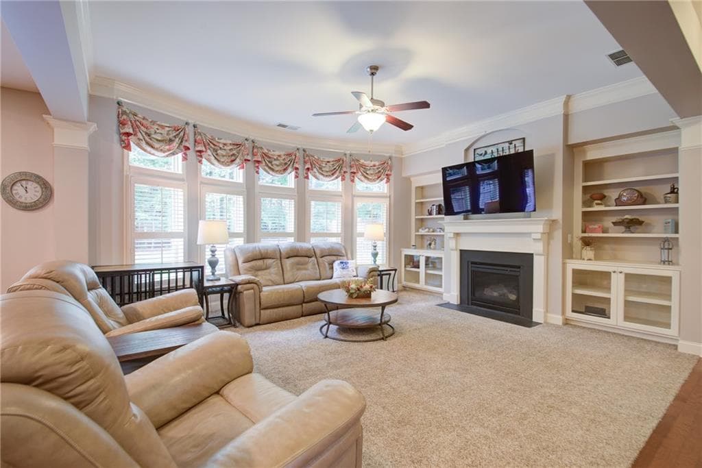 5 bedroom, 4 bathroom, 3,700 sq ft single family residence for sale at 5731 Islington Drive, Powder Springs, GA 30127 — photo 4