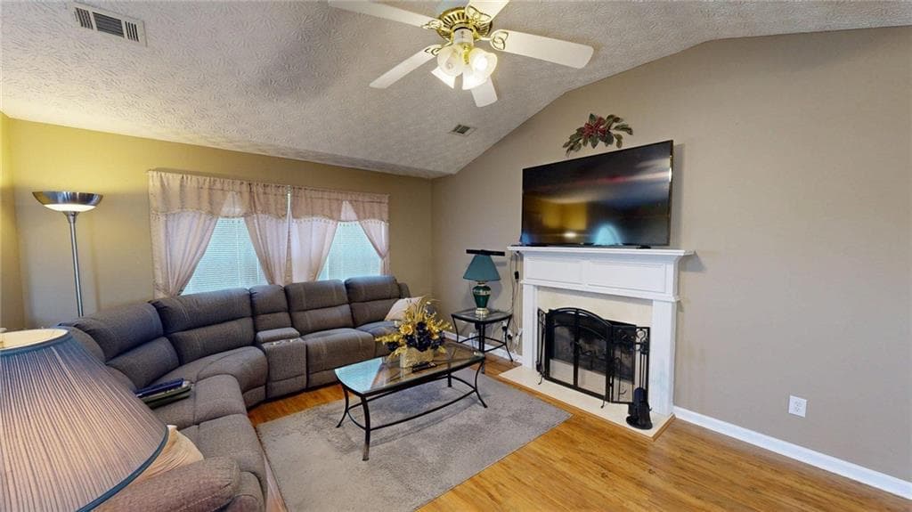 4 bedroom, 3 bathroom, 2,250 sq ft single family residence for sale at 100 Hawthorn Drive, Carrollton, GA 30116 — photo 6