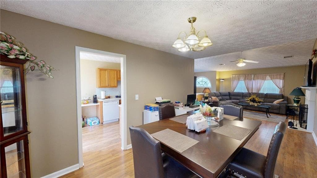 4 bedroom, 3 bathroom, 2,250 sq ft single family residence for sale at 100 Hawthorn Drive, Carrollton, GA 30116 — photo 9