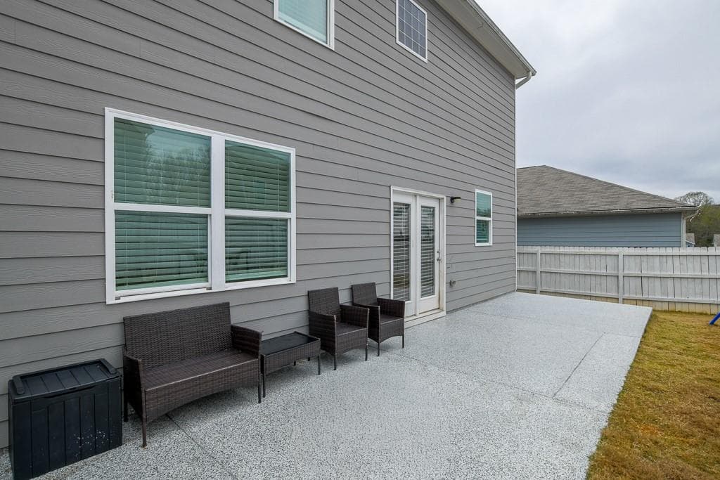 5 bedroom, 3 bathroom, 2,430 sq ft single family residence for sale at 440 Starbuck Parkway, Pendergrass, GA 30567 — photo 5