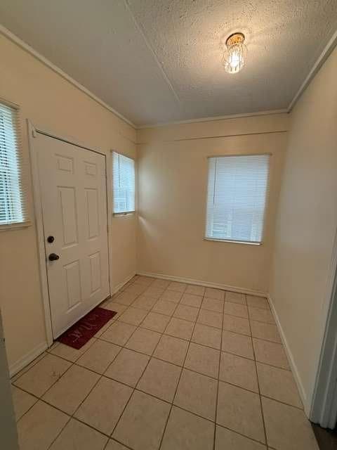 3 bedroom, 1 bathroom single family residence under contract at 1621 Van Vleck Avenue, Atlanta, GA 30316 — photo 2