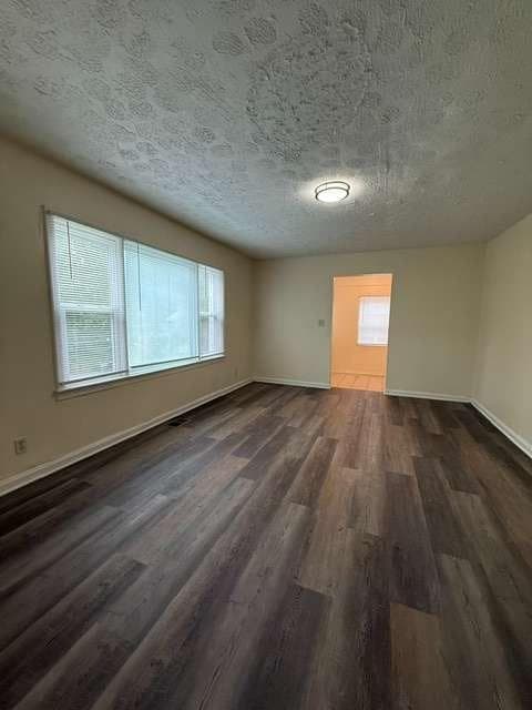 3 bedroom, 1 bathroom single family residence under contract at 1621 Van Vleck Avenue, Atlanta, GA 30316 — photo 4