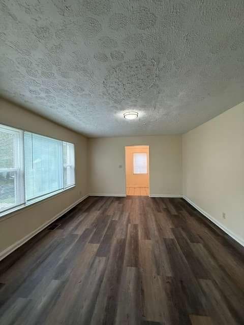 3 bedroom, 1 bathroom single family residence under contract at 1621 Van Vleck Avenue, Atlanta, GA 30316 — photo 6