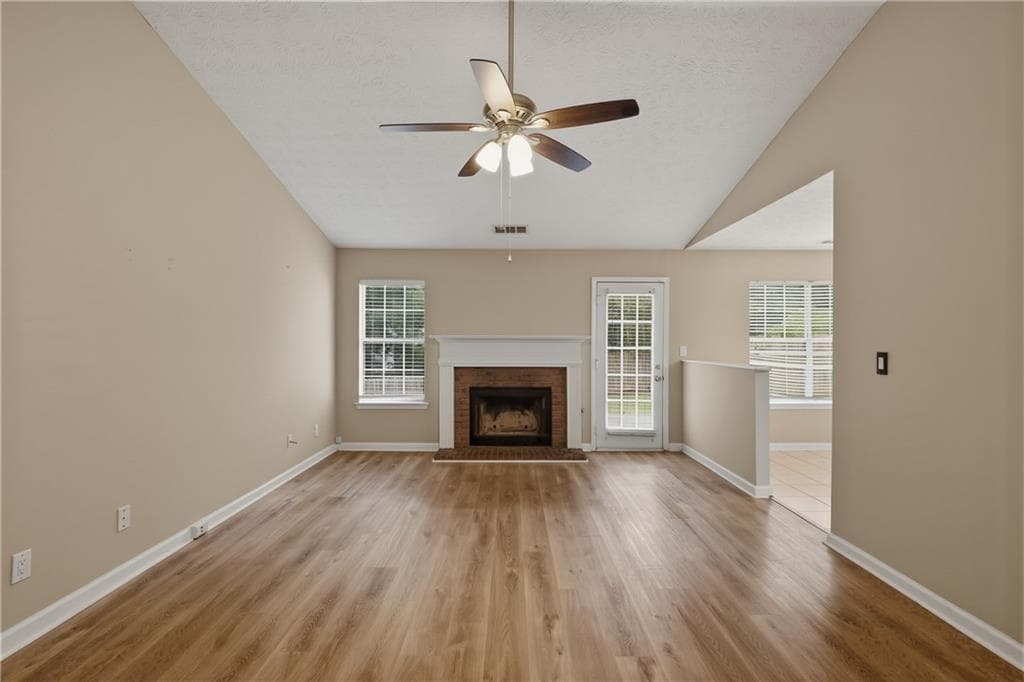 3 bedroom, 2 bathroom, 1,353 sq ft single family residence for sale at 1014 Maple Leaf Ridge, Jonesboro, GA 30238 — photo 3