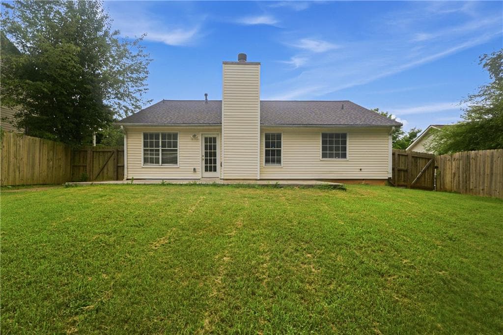 3 bedroom, 2 bathroom, 1,353 sq ft single family residence for sale at 1014 Maple Leaf Ridge, Jonesboro, GA 30238 — photo 5