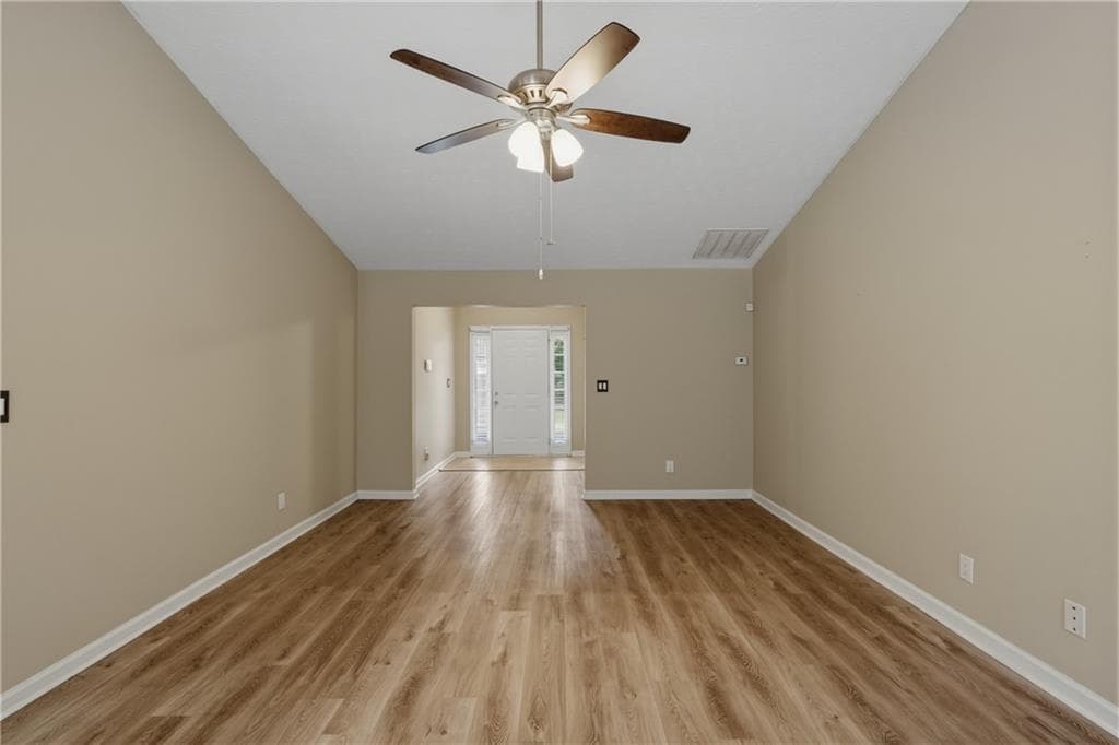 3 bedroom, 2 bathroom, 1,353 sq ft single family residence for sale at 1014 Maple Leaf Ridge, Jonesboro, GA 30238 — photo 6