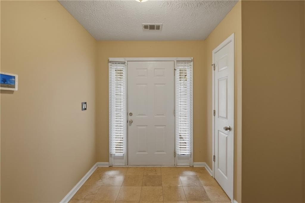 3 bedroom, 2 bathroom, 1,353 sq ft single family residence for sale at 1014 Maple Leaf Ridge, Jonesboro, GA 30238 — photo 7