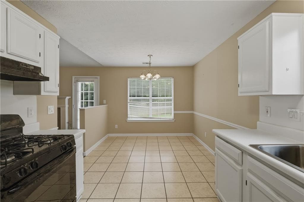 3 bedroom, 2 bathroom, 1,353 sq ft single family residence for sale at 1014 Maple Leaf Ridge, Jonesboro, GA 30238 — photo 10
