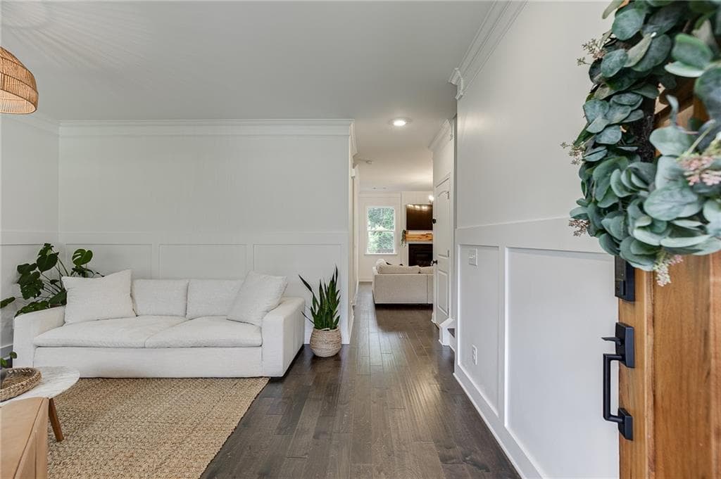 4 bedroom, 5 bathroom, 2,619 sq ft single family residence for sale at 3536 Dockside Shores Drive, Gainesville, GA 30506 — photo 4