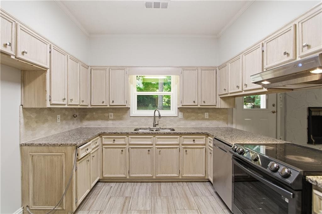 3 bedroom, 2 bathroom, 1,742 sq ft single family residence for sale at 721 Belmont Ridge, Lawrenceville, GA 30043 — photo 2
