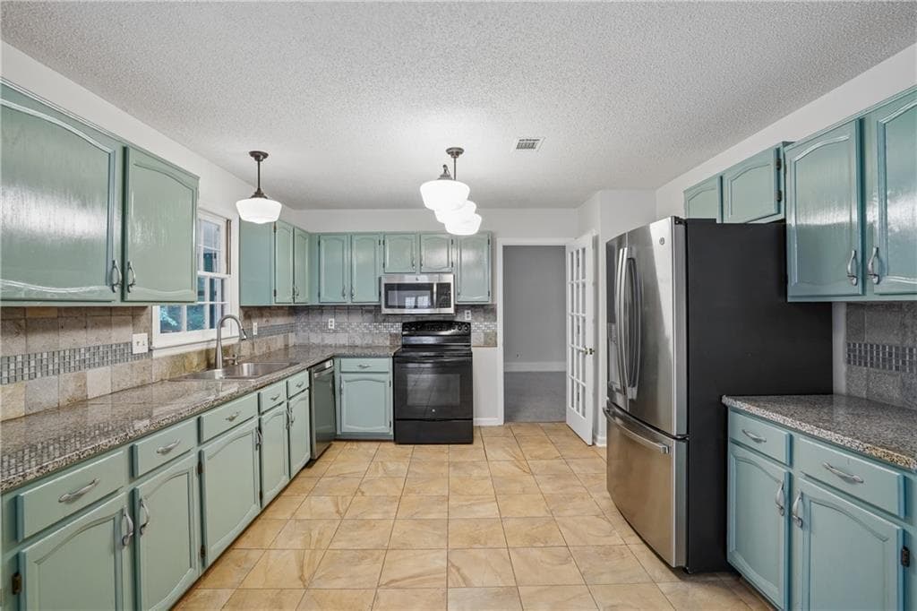 4 bedroom, 3 bathroom, 2,378 sq ft single family residence for sale at 1254 Wynford Colony, Marietta, GA 30064 — photo 2