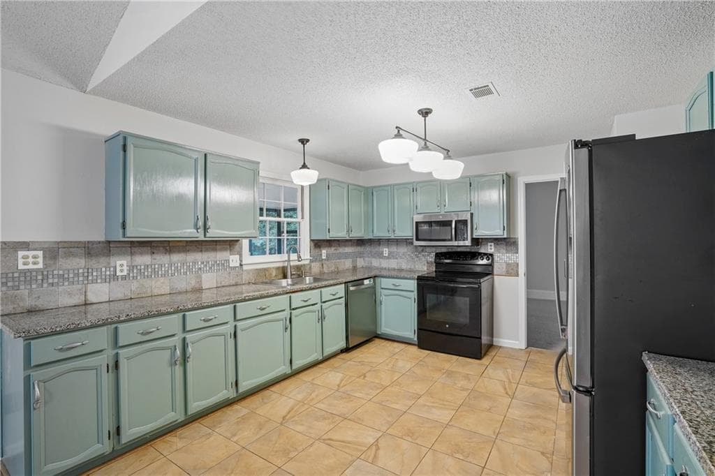 4 bedroom, 3 bathroom, 2,378 sq ft single family residence for sale at 1254 Wynford Colony, Marietta, GA 30064 — photo 9
