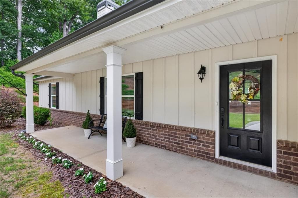 4 bedroom, 3 bathroom, 2,501 sq ft single family residence under contract at 561 Oconee Lane, Commerce, GA 30529 — photo 5