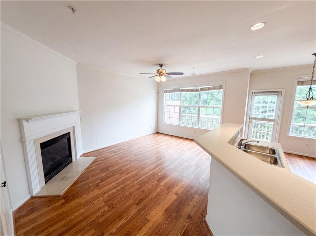3 bedroom, 3 bathroom, 2,529 sq ft townhouse for sale at 4660 Creekside Villas Way, Smyrna, GA 30082 — photo 3