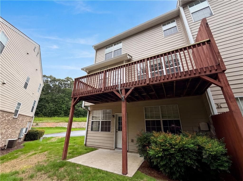 3 bedroom, 3 bathroom, 2,529 sq ft townhouse for sale at 4660 Creekside Villas Way, Smyrna, GA 30082 — photo 5