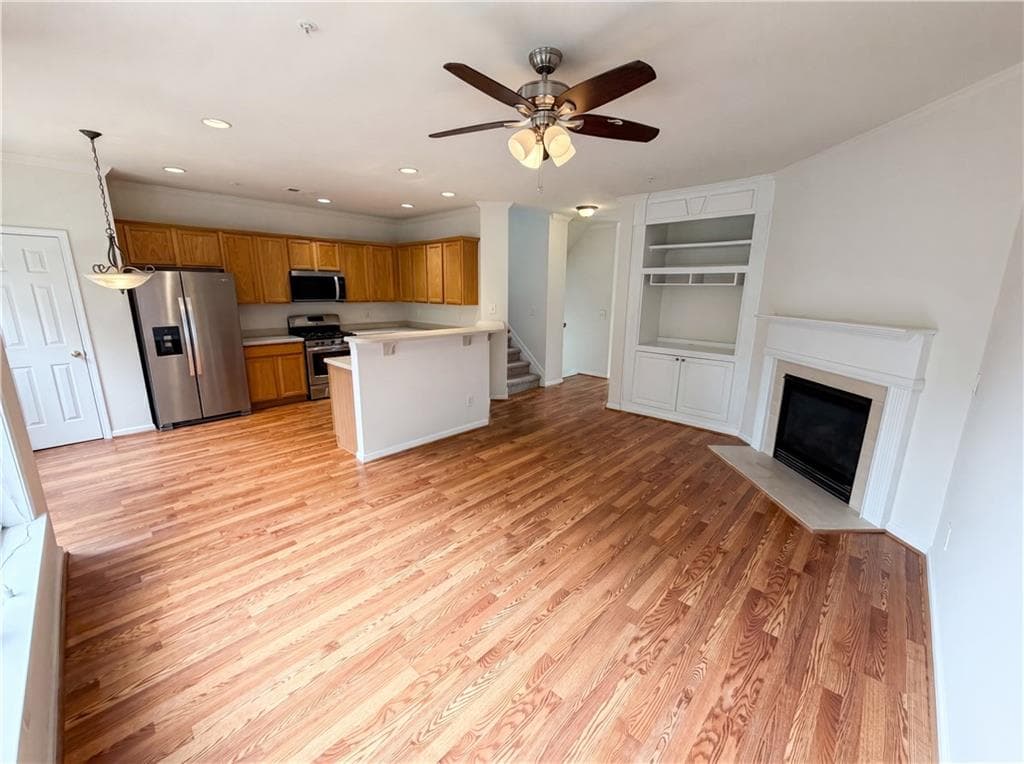 3 bedroom, 3 bathroom, 2,529 sq ft townhouse for sale at 4660 Creekside Villas Way, Smyrna, GA 30082 — photo 7