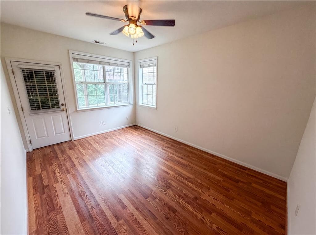 3 bedroom, 3 bathroom, 2,529 sq ft townhouse for sale at 4660 Creekside Villas Way, Smyrna, GA 30082 — photo 10