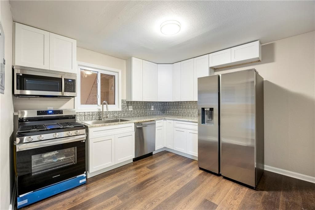 2 bedroom, 2 bathroom, 1,176 sq ft condominium for sale at 346 Carpenter Drive 18, Atlanta, GA 30328 — photo 8