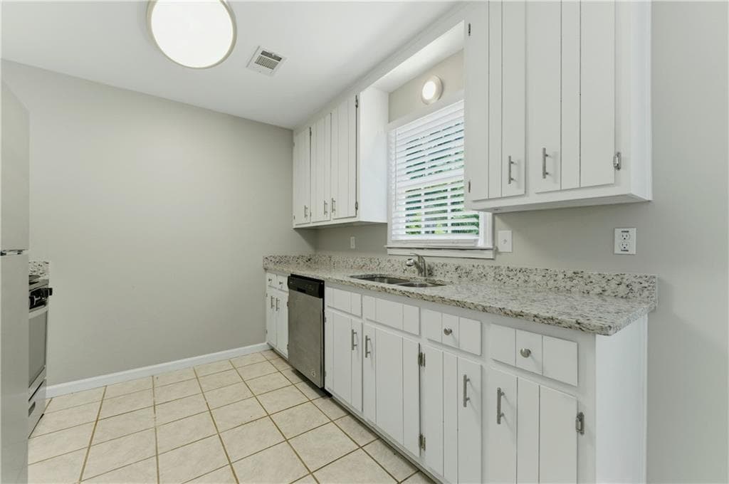 3 bedroom, 2 bathroom, 1,420 sq ft single family residence for sale at 615 Hickory Nobb, Sugar Hill, GA 30518 — photo 7