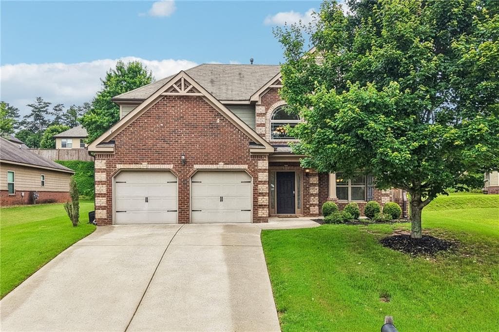4 bedroom, 3 bathroom, 2,368 sq ft single family residence under contract at 4930 Roosevelt Circle, Cumming, GA 30040 — photo 2