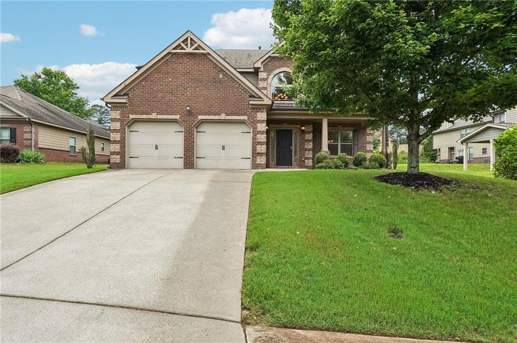 4 bedroom, 3 bathroom, 2,368 sq ft single family residence under contract at 4930 Roosevelt Circle, Cumming, GA 30040 — photo 3