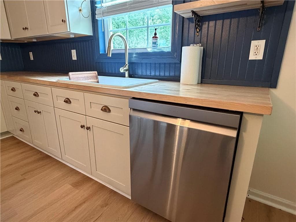 3 bedroom, 2 bathroom, 1,832 sq ft single family residence under contract at 2503 Ridgecrest Drive, Kennesaw, GA 30152 — photo 6