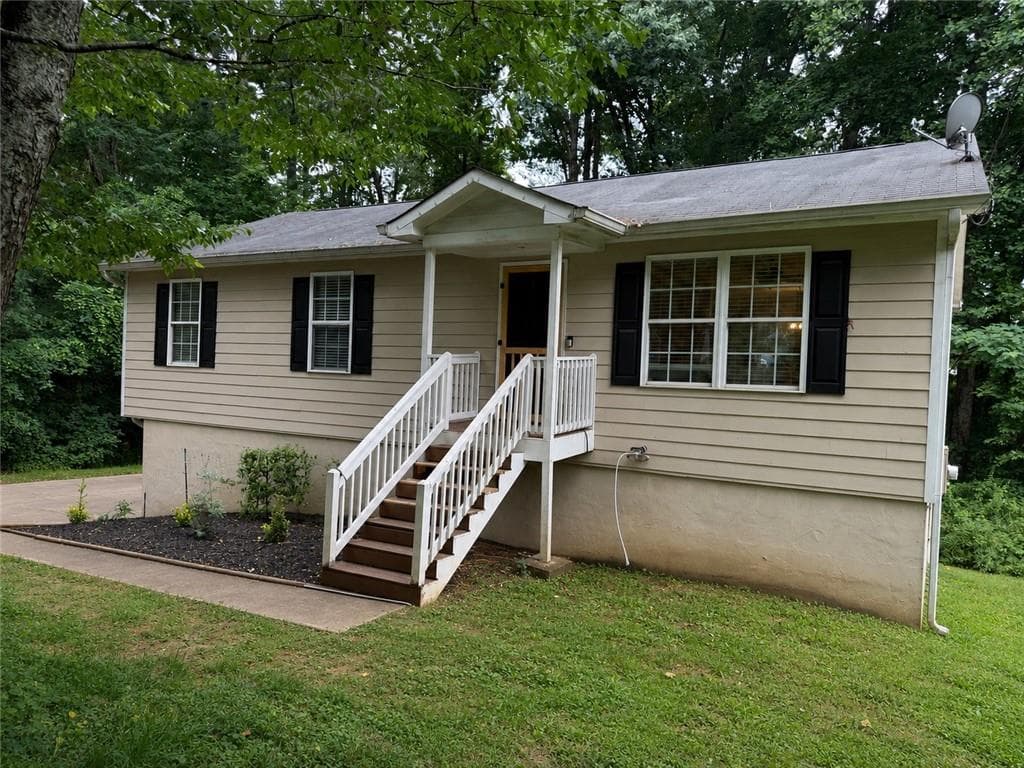 3 bedroom, 2 bathroom, 1,832 sq ft single family residence under contract at 2503 Ridgecrest Drive, Kennesaw, GA 30152