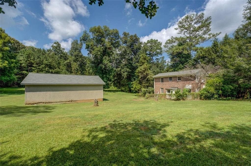 7 bedroom, 4 bathroom, 4,742 sq ft single family residence under contract at 660 Kirkus Drive, Conyers, GA 30094 — photo 9