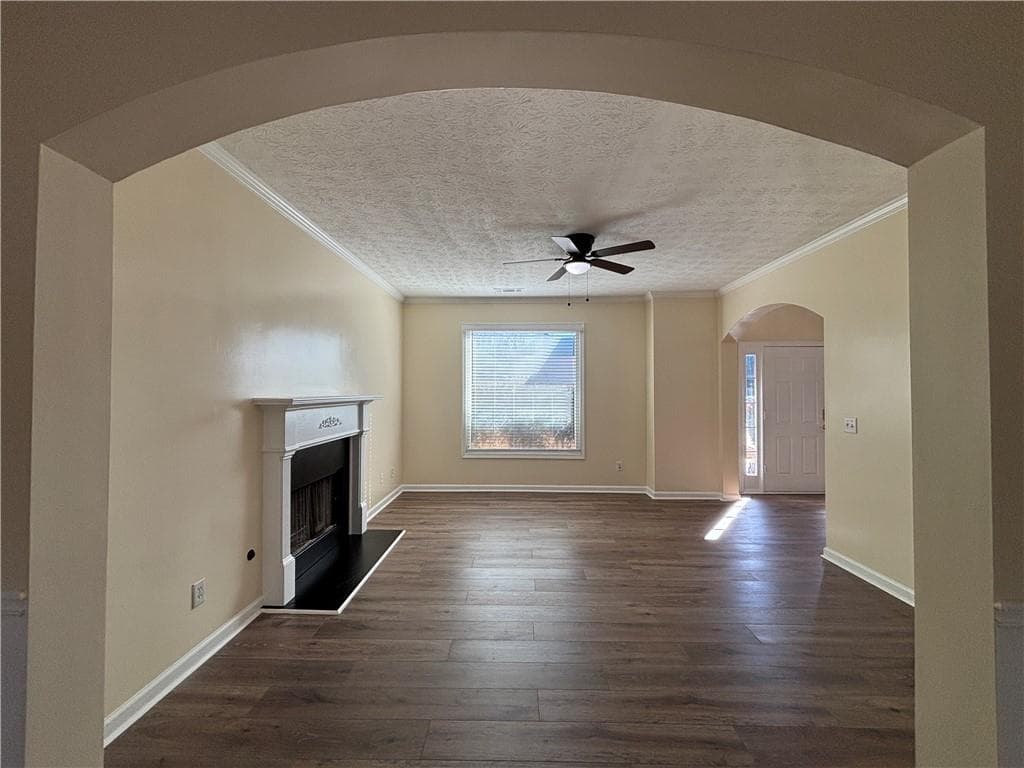 4 bedroom, 3 bathroom, 2,182 sq ft single family residence for sale at 3819 Wheaton Court, Snellville, GA 30039 — photo 2