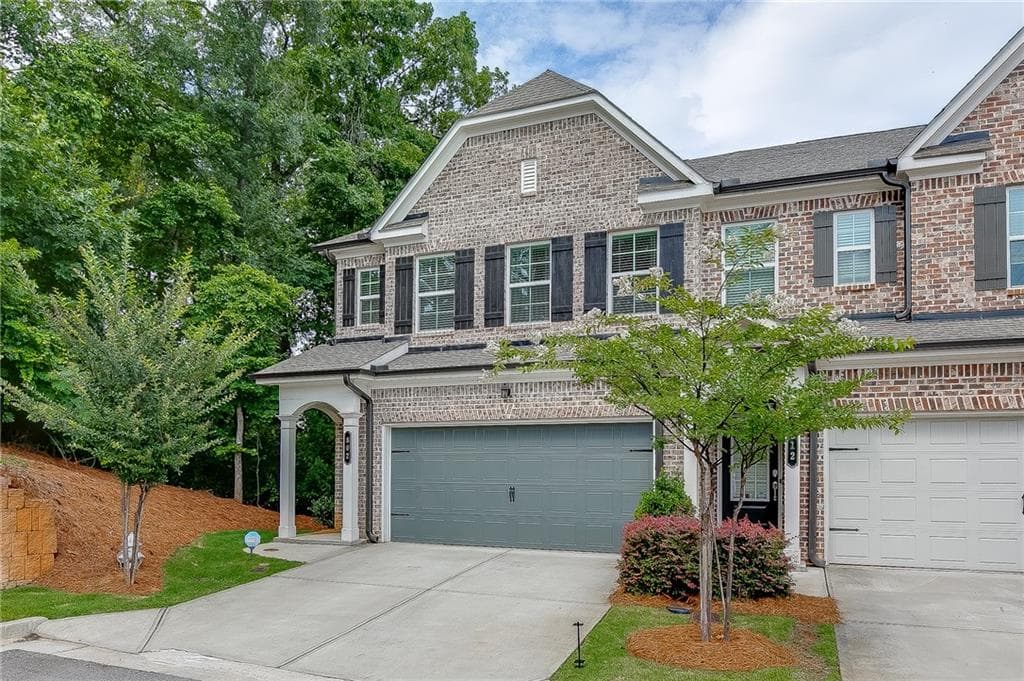3 bedroom, 3 bathroom, 1,892 sq ft townhouse for sale at 802 Edwin Lane, Sugar Hill, GA 30518 — photo 2