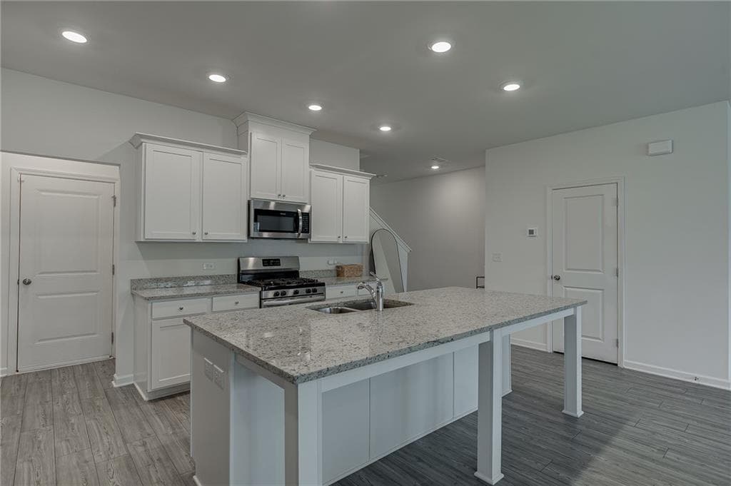 3 bedroom, 3 bathroom, 1,892 sq ft townhouse for sale at 802 Edwin Lane, Sugar Hill, GA 30518 — photo 7