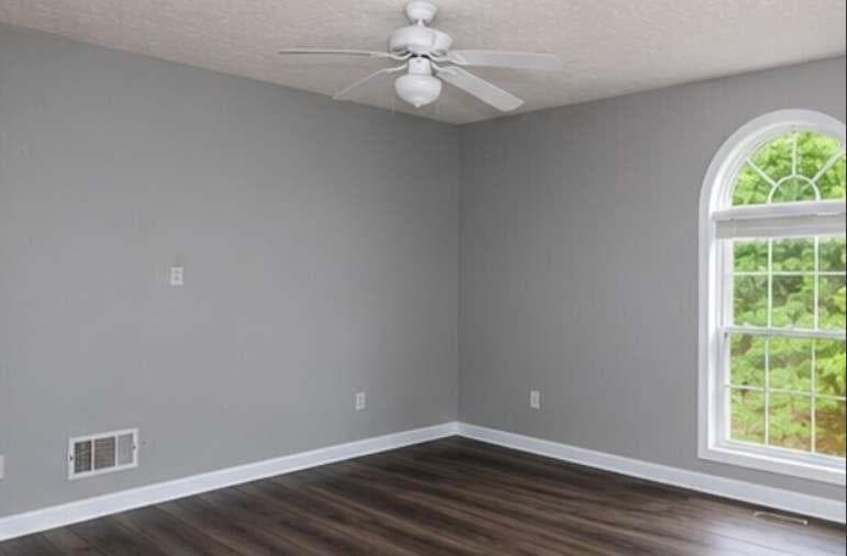 5 bedroom, 2 bathroom, 3,246 sq ft single family residence under contract at 635 Clearwater Place, Lawrenceville, GA 30044 — photo 4