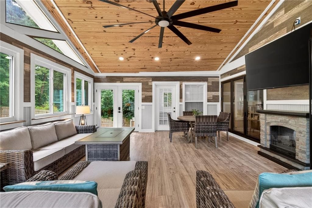 4 bedroom, 3 bathroom, 3,500 sq ft single family residence under contract at 505 Wyncourtney Drive, Sandy Springs, GA 30328 — photo 10