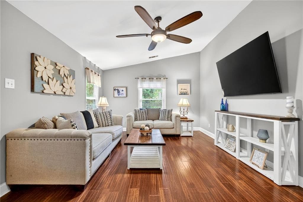 4 bedroom, 3 bathroom, 3,500 sq ft single family residence under contract at 505 Wyncourtney Drive, Sandy Springs, GA 30328 — photo 5