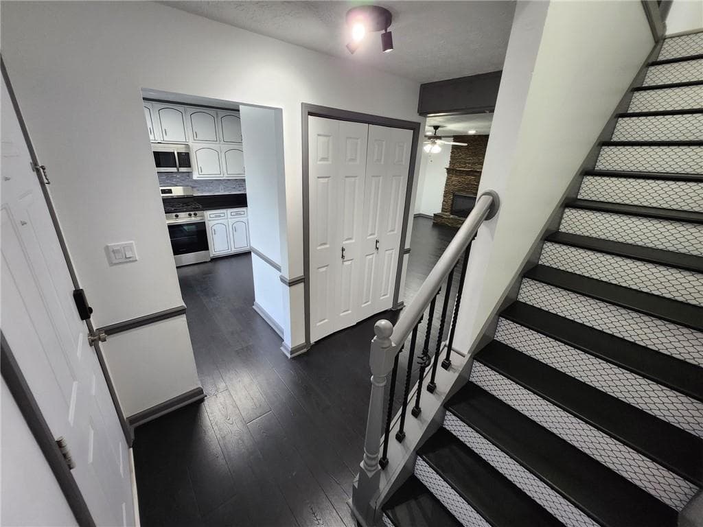 2 bedroom, 2 bathroom, 1,356 sq ft townhouse for sale at 8173 Canyon Forge Drive, Riverdale, GA 30274 — photo 10
