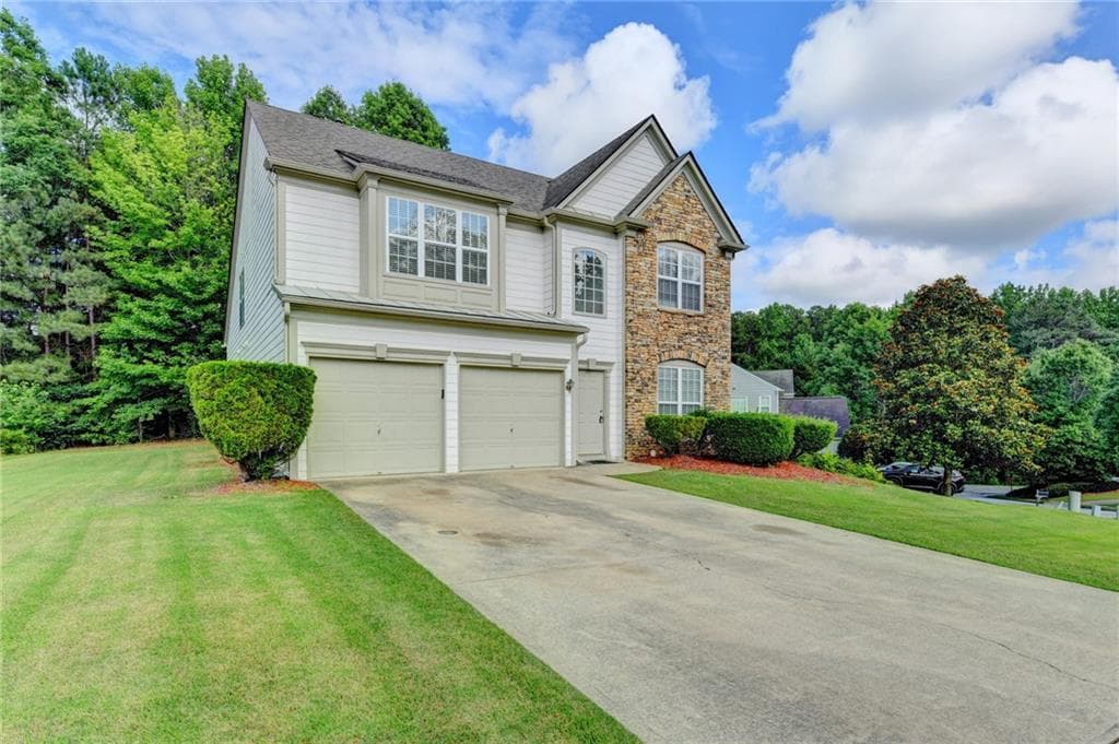 4 bedroom, 3 bathroom, 2,595 sq ft single family residence for rent at 5073 Aurelia Trail, Suwanee, GA 30024 for $2,950 a month — photo 3