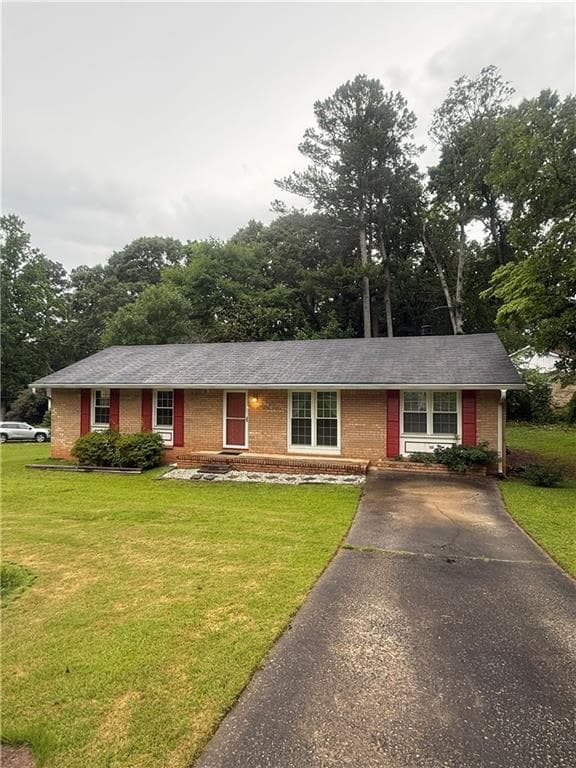 3 bedroom, 2 bathroom, 1,325 sq ft single family residence for sale at 3000 Bay Berry Drive, Marietta, GA 30008 — photo 1 of 18