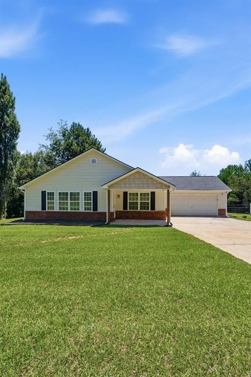 3 bedroom, 2 bathroom, 1,560 sq ft single family residence under contract at 275 Jack Russell Road, Newnan, GA 30263 — photo 3