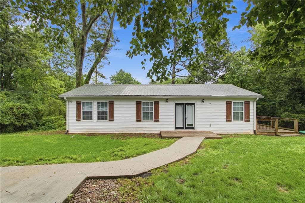 3 bedroom, 2 bathroom, 1,104 sq ft single family residence for sale at 211 First Street, Woodstock, GA 30188