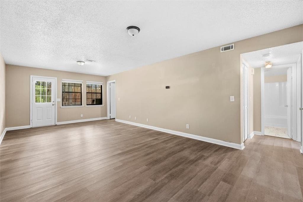 2 bedroom, 2 bathroom, 1,014 sq ft condominium for sale at 1107 Brookwood Lane 29, Dalton, GA 30720 — photo 5