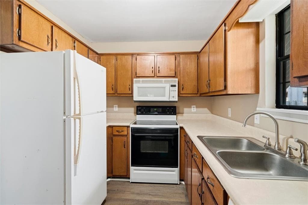 2 bedroom, 2 bathroom, 1,014 sq ft condominium for sale at 1107 Brookwood Lane 29, Dalton, GA 30720 — photo 7