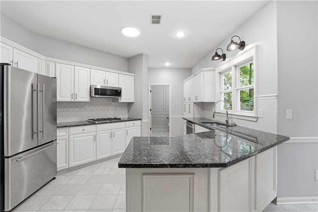 4 bedroom, 4 bathroom, 3,155 sq ft single family residence under contract at 5117 Chipping Drive, Acworth, GA 30101 — photo 10