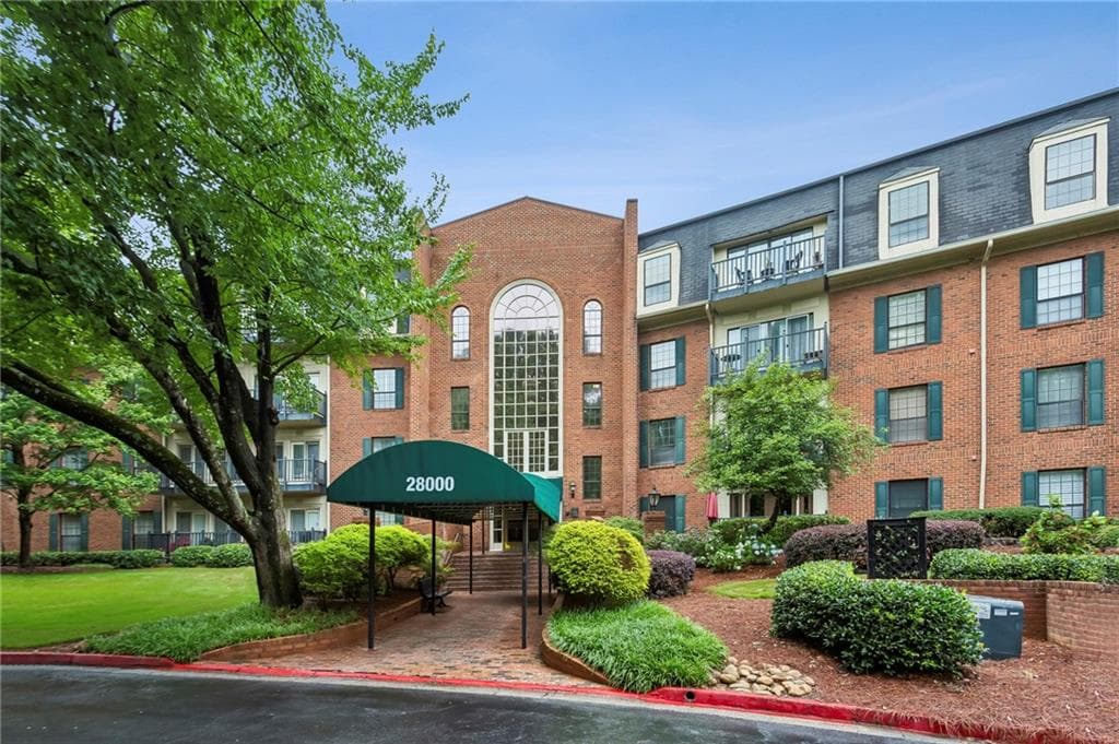 2 bedroom, 2 bathroom, 1,224 sq ft condominium sold at 28306 Plantation Drive 28306, Atlanta, GA 30324