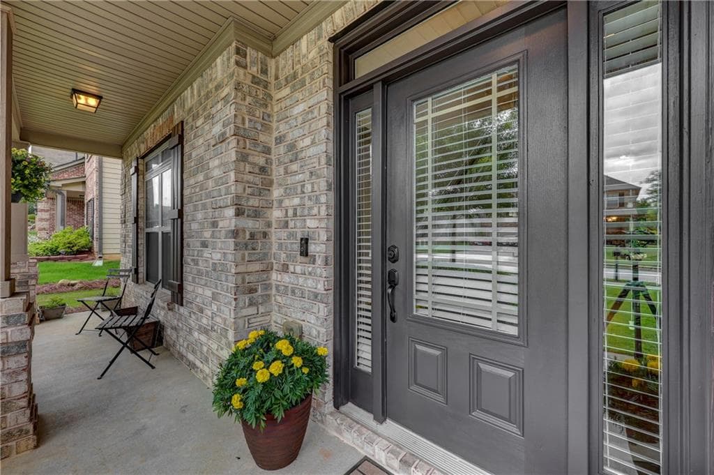 4 bedroom, 3 bathroom, 3,456 sq ft single family residence under contract at 343 Baymist Drive, Loganville, GA 30052 — photo 3