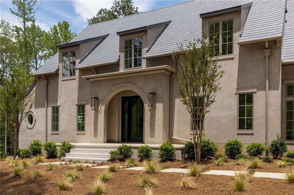 4 bedroom, 5 bathroom, 4,125 sq ft single family residence for sale at 555 Augusta Lane, Chattahoochee Hills, GA 30268 — photo 3